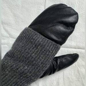 Reitman’s - Black Leather and Knit Mittens - Size S/M